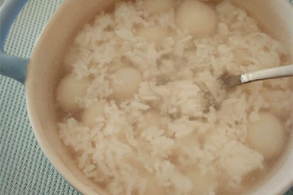 米酒發(fā)酸是什么原因 米酒發(fā)酸還能不能喝 米酒發(fā)酸是什么原因 米酒發(fā)酸還能不能喝