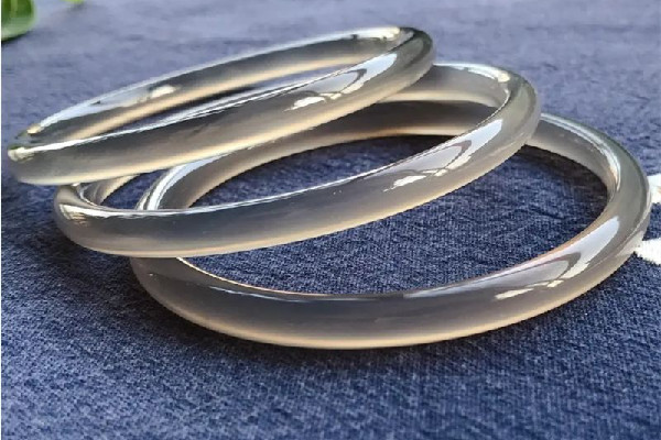 叮當(dāng)鐲是什么意思 叮當(dāng)鐲是一個(gè)還是一對 叮當(dāng)鐲是什么意思 叮當(dāng)鐲是一個(gè)還是一對