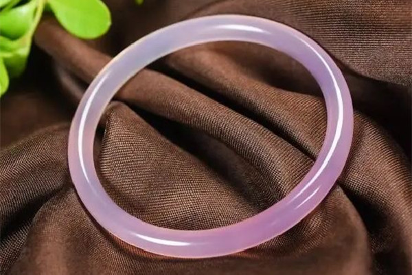 叮當(dāng)鐲適合什么季節(jié)佩戴 叮當(dāng)鐲為什么那么便宜 叮當(dāng)鐲適合什么季節(jié)佩戴 叮當(dāng)鐲為什么那么便宜