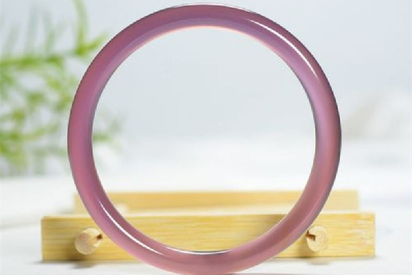 叮當(dāng)鐲適合什么季節(jié)佩戴 叮當(dāng)鐲為什么那么便宜 叮當(dāng)鐲適合什么季節(jié)佩戴 叮當(dāng)鐲為什么那么便宜