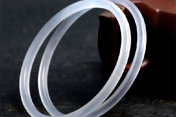 叮當(dāng)鐲是什么意思 叮當(dāng)鐲是一個(gè)還是一對 叮當(dāng)鐲是什么意思 叮當(dāng)鐲是一個(gè)還是一對