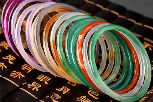 叮當(dāng)鐲買大點好還是小點好 叮當(dāng)鐲買多大的 叮當(dāng)鐲買大點好還是小點好 叮當(dāng)鐲買多大的