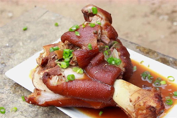 豬肘子可以補(bǔ)充膠原蛋白嗎 豬肘子對(duì)人體有哪些好處呢 豬肘子可以補(bǔ)充膠原蛋白嗎 豬肘子對(duì)人體有哪些好處呢