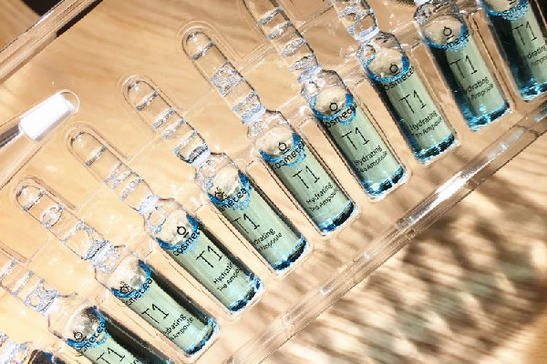 安瓶精華液和精華液的區(qū)別 安瓶精華液適合什么年紀(jì)用 安瓶精華液和精華液的區(qū)別 安瓶精華液適合什么年紀(jì)用