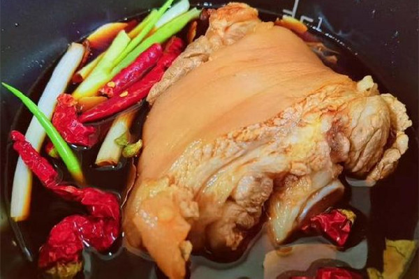 豬肘子是肥肉還是瘦肉 豬肘子的瘦肉吃了會(huì)胖嗎 豬肘子是肥肉還是瘦肉 豬肘子的瘦肉吃了會(huì)胖嗎