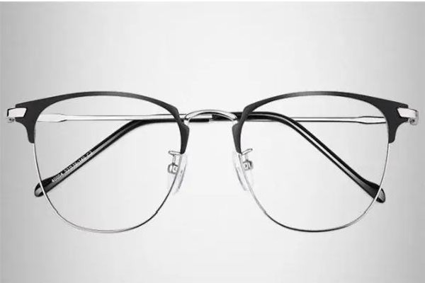 戴眼鏡會(huì)加重近視嗎 戴眼鏡對(duì)眼睛有傷害嗎