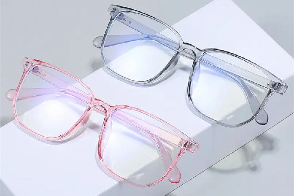 戴眼鏡會加重近視嗎 戴眼鏡對眼睛有傷害嗎 戴眼鏡會加重近視嗎 戴眼鏡對眼睛有傷害嗎