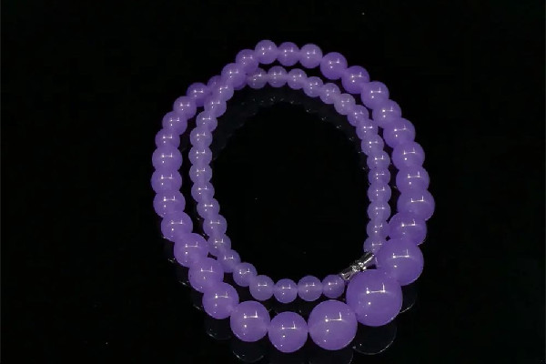 紫羅蘭翡翠適合什么人戴 紫羅蘭翡翠戴久了會怎么樣