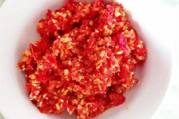 辣椒醬有白色的東西可以吃嗎 辣椒醬有亞硝酸鹽嗎 辣椒醬有白色的東西可以吃嗎 辣椒醬有亞硝酸鹽嗎