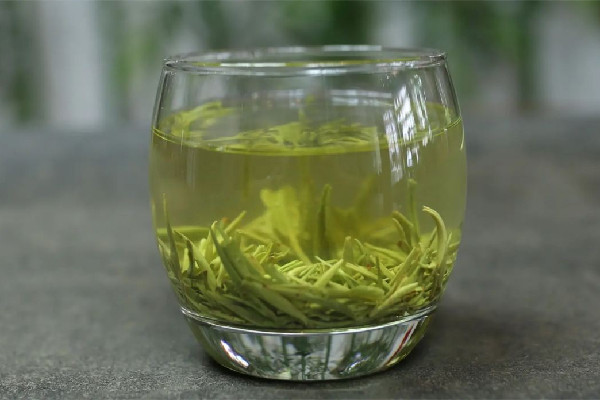 信陽(yáng)毛尖泡茶為什么茶水很渾濁 信陽(yáng)毛尖泡出來(lái)什么顏色的最好 信陽(yáng)毛尖泡茶為什么茶水很渾濁 信陽(yáng)毛尖泡出來(lái)什么顏色的最好