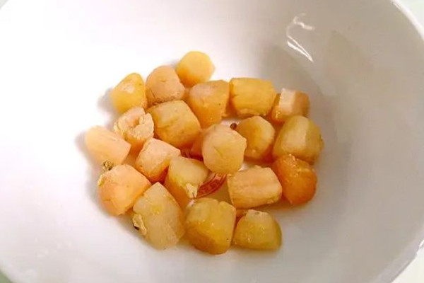 干貝用熱水泡還是冷水泡 干貝要泡發(fā)多久 干貝用熱水泡還是冷水泡 干貝要泡發(fā)多久