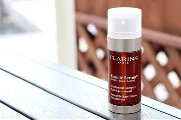 嬌韻詩雙萃精華夏天可以用嗎 嬌韻詩雙萃精華適合敏感肌嗎 嬌韻詩雙萃精華夏天可以用嗎 嬌韻詩雙萃精華適合敏感肌嗎