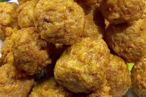 肉丸子用前腿肉還是后腿肉 肉丸子用什么什么部位的肉 肉丸子用前腿肉還是后腿肉 肉丸子用什么什么部位的肉