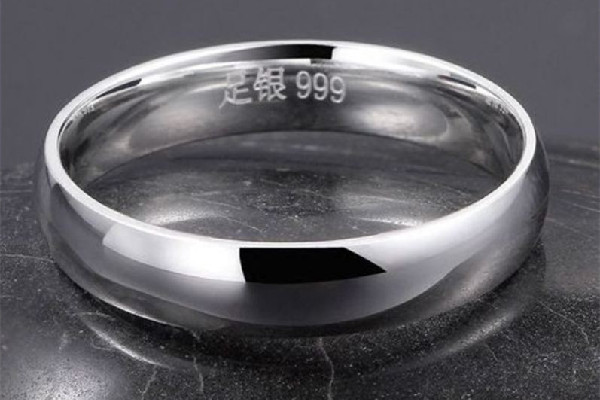 純銀戒指和鈦鋼戒指看起來哪個好 純銀戒指是軟的還是硬的 純銀戒指和鈦鋼戒指看起來哪個好 純銀戒指是軟的還是硬的