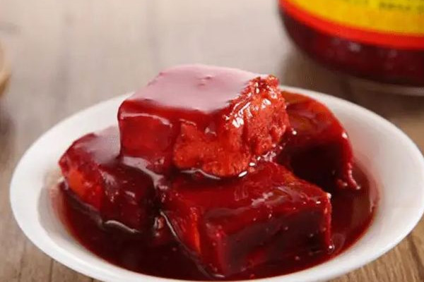 腐乳的功效和作用 腐乳適合怎樣調(diào)味 腐乳的功效和作用 腐乳適合怎樣調(diào)味