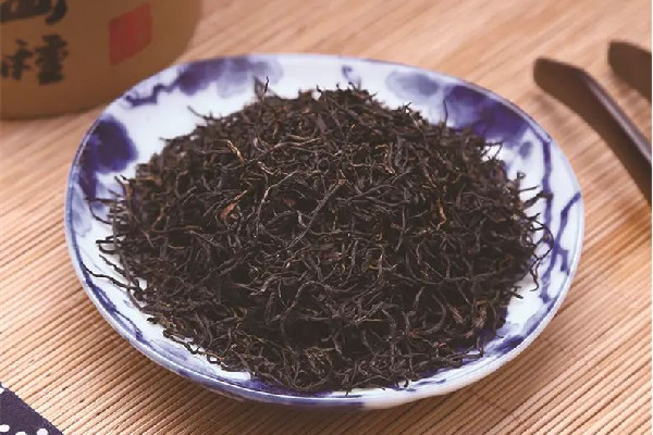 正山小種有點(diǎn)酸是為什么 正山小種喝起來什么味道