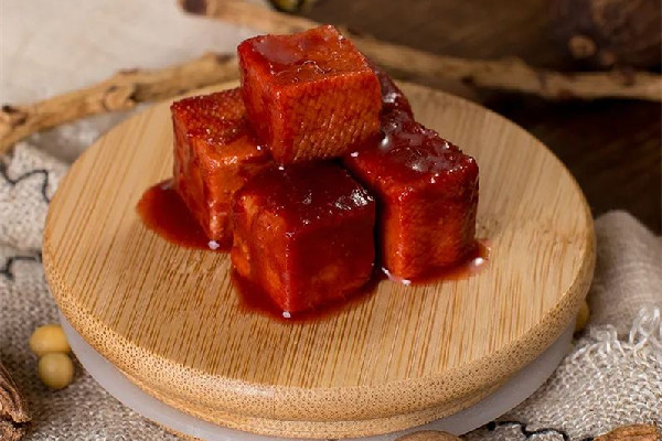 腐乳要放冰箱保存嗎 腐乳放冰箱為什么還會(huì)發(fā)霉 腐乳要放冰箱保存嗎 腐乳放冰箱為什么還會(huì)發(fā)霉