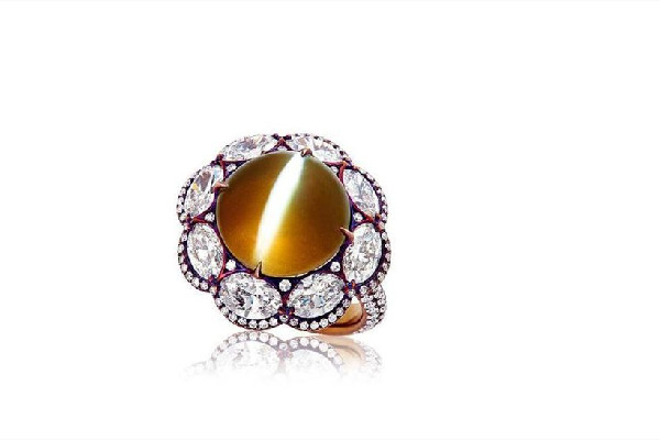 貓眼石要一直戴著嗎 貓眼石戴久了為什么會(huì)變黑 貓眼石要一直戴著嗎 貓眼石戴久了為什么會(huì)變黑