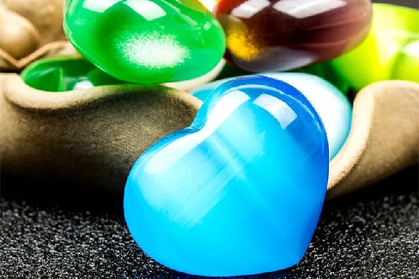 貓眼石會(huì)越戴越亮嗎 貓眼石戴久了會(huì)有變化嗎 貓眼石會(huì)越戴越亮嗎 貓眼石戴久了會(huì)有變化嗎