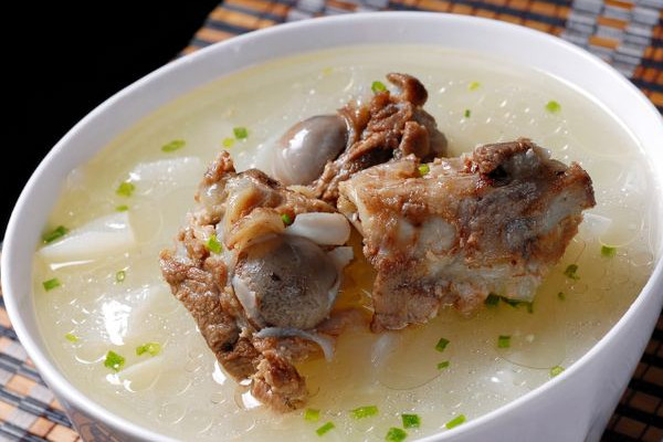 骨頭湯到底能不能補鈣 骨頭湯有營養(yǎng)嗎 骨頭湯到底能不能補鈣 骨頭湯有營養(yǎng)嗎