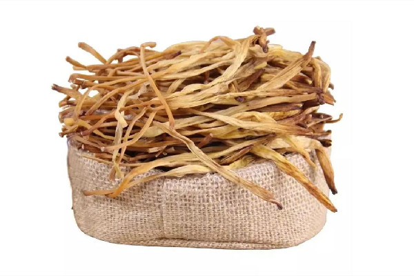 干黃花菜要煮多久才能吃 干黃花菜可以直接煮嗎 干黃花菜要煮多久才能吃 干黃花菜可以直接煮嗎