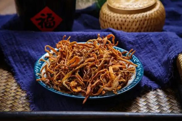 干黃花菜有霉點能吃嗎 干黃花菜發(fā)霉怎么處理 干黃花菜有霉點能吃嗎 干黃花菜發(fā)霉怎么處理