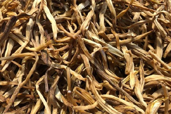 干黃花菜的功效與作用 干黃花菜適合孕婦吃嗎 干黃花菜的功效與作用 干黃花菜適合孕婦吃嗎