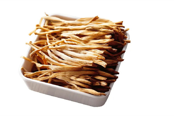 干黃花菜可以煲湯嗎 干黃花菜煲湯的做法 干黃花菜可以煲湯嗎 干黃花菜煲湯的做法