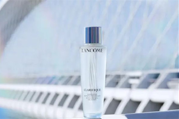 蘭蔻極光水有油正常嗎 蘭蔻極光水為什么這么油 蘭蔻極光水有油正常嗎 蘭蔻極光水為什么這么油