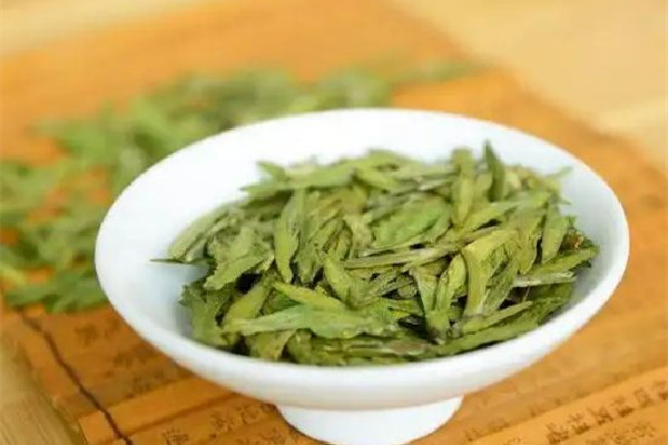 龍井茶要用多少度的水沖泡 龍井茶泡多長(zhǎng)時(shí)間最好