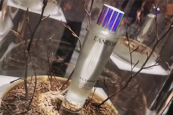 蘭蔻極光水是爽膚水還是精華水 蘭蔻極光水可以天天用么 蘭蔻極光水是爽膚水還是精華水 蘭蔻極光水可以天天用么