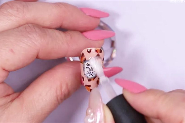 美甲封層涂幾遍 美甲封層涂多了會怎么樣 美甲封層涂幾遍 美甲封層涂多了會怎么樣