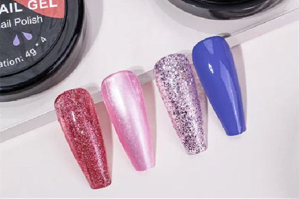 甲油膠涂幾遍合適 甲油膠涂上會掉怎么回事 甲油膠涂幾遍合適 甲油膠涂上會掉怎么回事