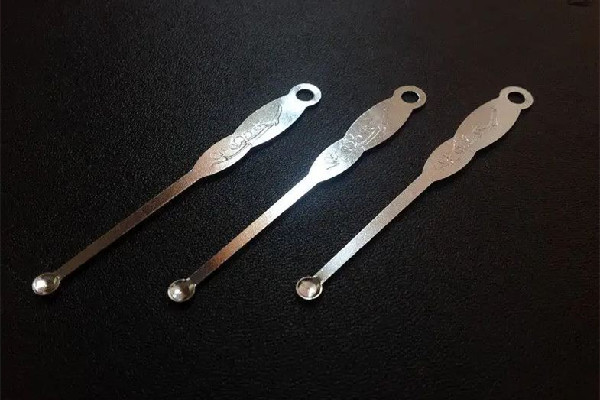 挖耳勺會傷害到鼓膜嗎 挖耳勺對耳朵有傷害嗎 挖耳勺會傷害到鼓膜嗎 挖耳勺對耳朵有傷害嗎