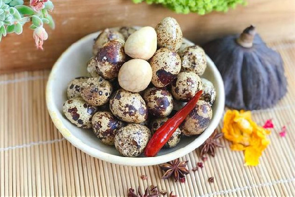 鵪鶉蛋小孩子可以吃嗎 鵪鶉蛋適合多大寶寶吃 鵪鶉蛋小孩子可以吃嗎 鵪鶉蛋適合多大寶寶吃