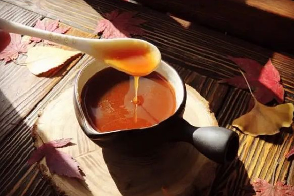 秋梨膏為什么吃了會(huì)咳嗽 秋梨膏適合熱咳還是寒咳 秋梨膏為什么吃了會(huì)咳嗽 秋梨膏適合熱咳還是寒咳