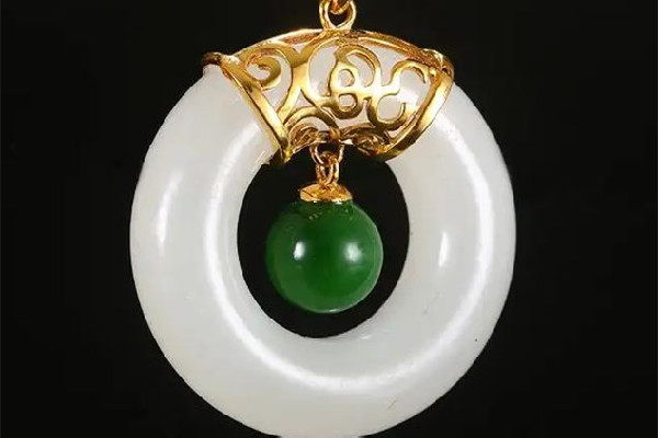 金鑲玉有收藏價(jià)值嗎 金鑲玉會(huì)貶值嗎 金鑲玉有收藏價(jià)值嗎 金鑲玉會(huì)貶值嗎