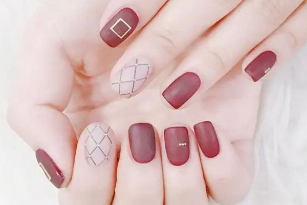 磨砂美甲要用什么卸 磨砂美甲可以用卸甲巾擦嗎 磨砂美甲要用什么卸 磨砂美甲可以用卸甲巾擦嗎