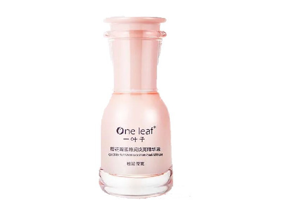 精華乳和精華液一起用嗎 精華乳和什么搭配 精華乳和精華液一起用嗎 精華乳和什么搭配