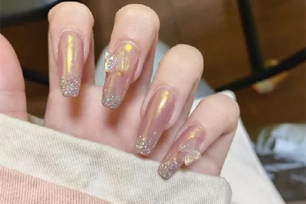 延長(zhǎng)甲有幾種類(lèi)型 延長(zhǎng)甲是甲片嗎 延長(zhǎng)甲有幾種類(lèi)型 延長(zhǎng)甲是甲片嗎