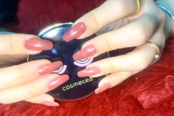 延長(zhǎng)甲的膠水怎么卸 延長(zhǎng)甲可以用卸甲水卸嗎 延長(zhǎng)甲的膠水怎么卸 延長(zhǎng)甲可以用卸甲水卸嗎