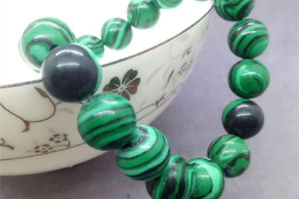 孔雀石佩戴一年后變成什么樣 孔雀石戴久了會有變化嗎 孔雀石佩戴一年后變成什么樣 孔雀石戴久了會有變化嗎