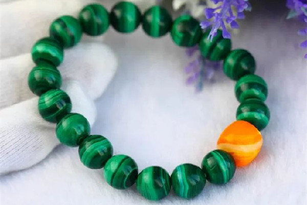 孔雀石要消磁嗎 孔雀石怎么清洗和保養(yǎng) 孔雀石要消磁嗎 孔雀石怎么清洗和保養(yǎng)