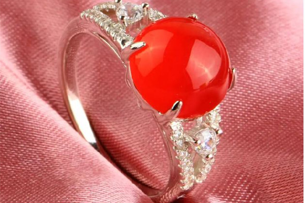 紅玉髓適合什么屬相 紅玉髓佩戴禁忌 紅玉髓適合什么屬相 紅玉髓佩戴禁忌