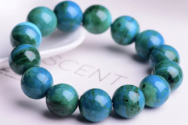 孔雀石佩戴一年后變成什么樣 孔雀石戴久了會有變化嗎 孔雀石佩戴一年后變成什么樣 孔雀石戴久了會有變化嗎