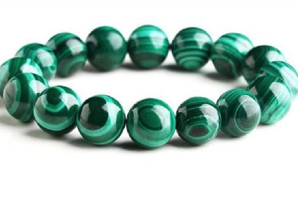 孔雀石會失去光澤度嗎 孔雀石為什么越戴越不亮 孔雀石會失去光澤度嗎 孔雀石為什么越戴越不亮