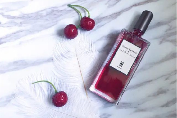 蘆丹氏柏林少女是什么香調(diào) 蘆丹氏柏林少女可以噴衣服嗎 蘆丹氏柏林少女是什么香調(diào) 蘆丹氏柏林少女可以噴衣服嗎