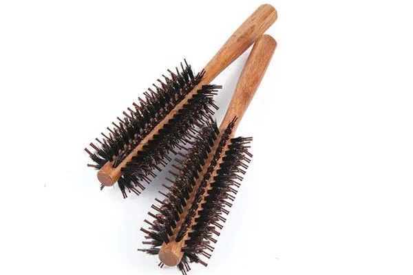 滾梳纏住頭發(fā)怎么辦 滾梳怎么用 滾梳纏住頭發(fā)怎么辦 滾梳怎么用