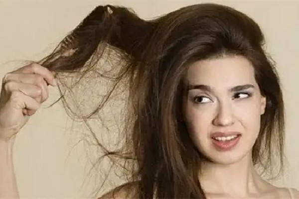 干性頭發(fā)怎么護理 干性頭發(fā)用有硅油的好一點還是用無硅油好