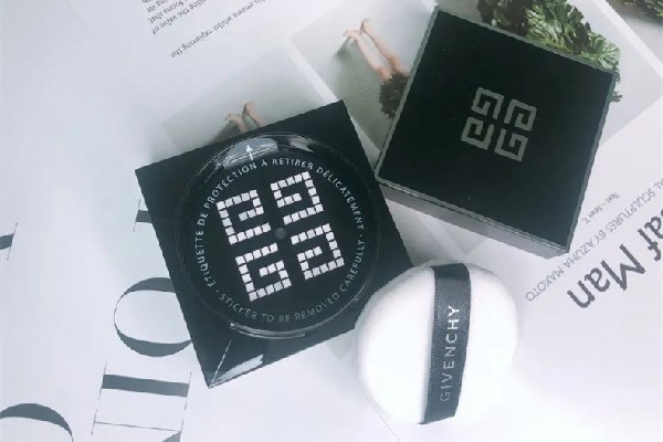 紀(jì)梵希散粉和花西子散粉哪個好用 紀(jì)梵希散粉適合油皮還是干皮 紀(jì)梵希散粉和花西子散粉哪個好用 紀(jì)梵希散粉適合油皮還是干皮